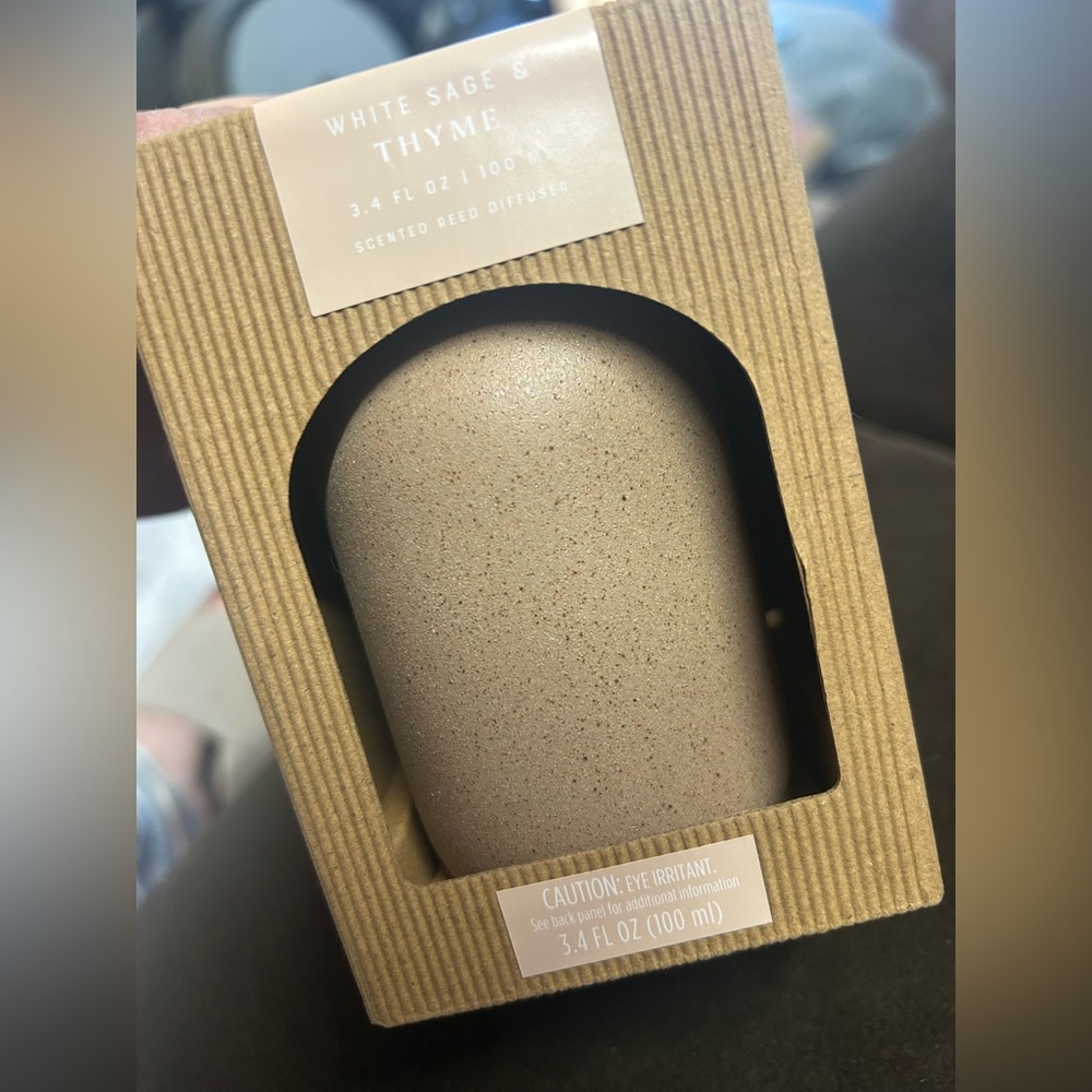 NWT Threshold Scented Tan Reed Diffuser - Picture 7 of 8